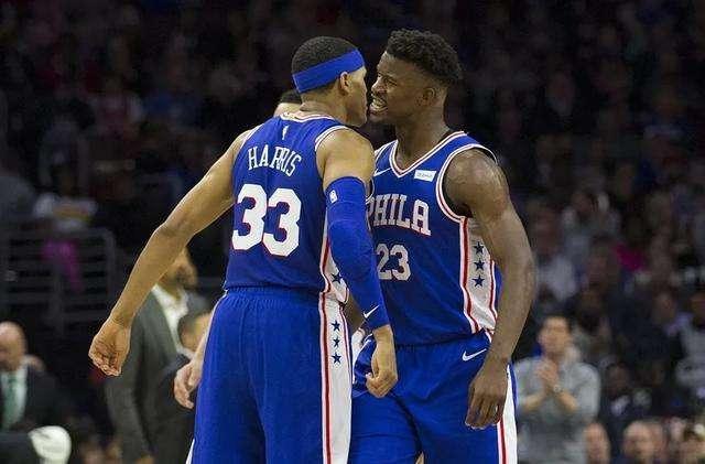 一个被频频 一个被频频